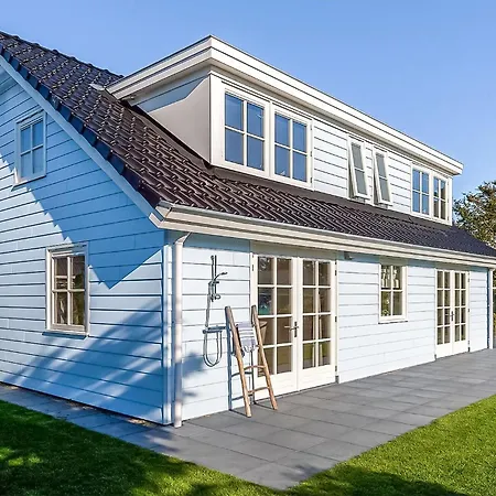 5 Bedroom Beautiful In * Нордвейк-ан-Зее