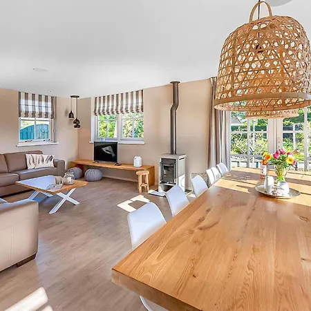 5 Bedroom Beautiful In Дом отдыха