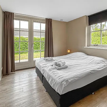 5 Bedroom Beautiful In *