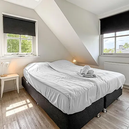 5 Bedroom Beautiful In * Нордвейк-ан-Зее